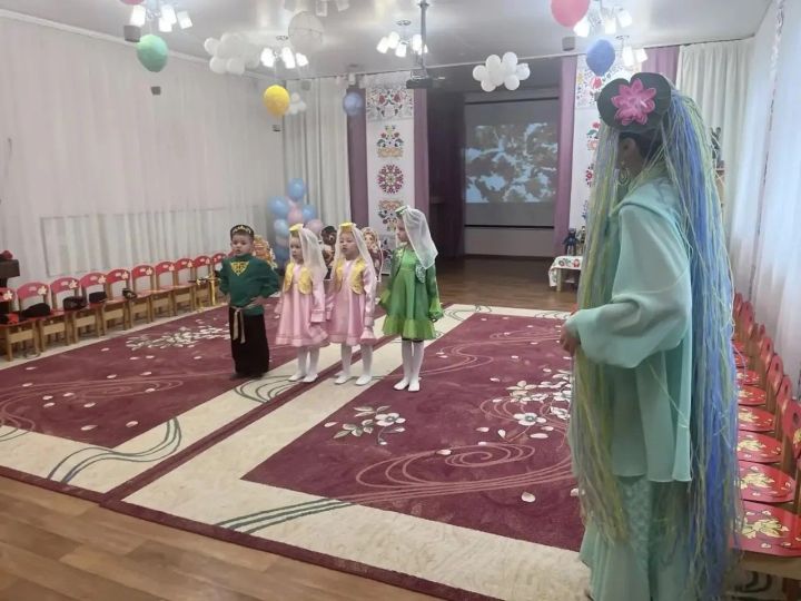 Әкияттә кунакта