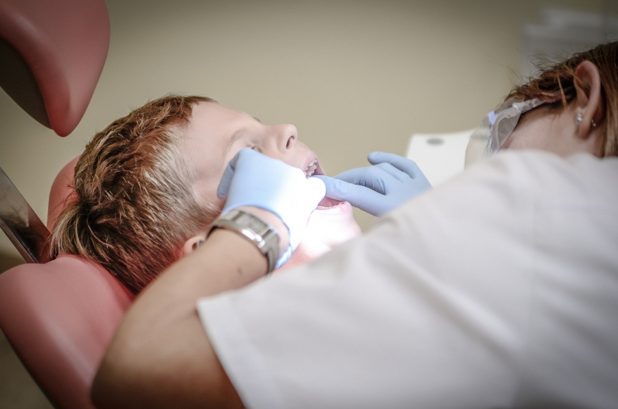 9 февраль – Бөтендөнья стоматологлар көне